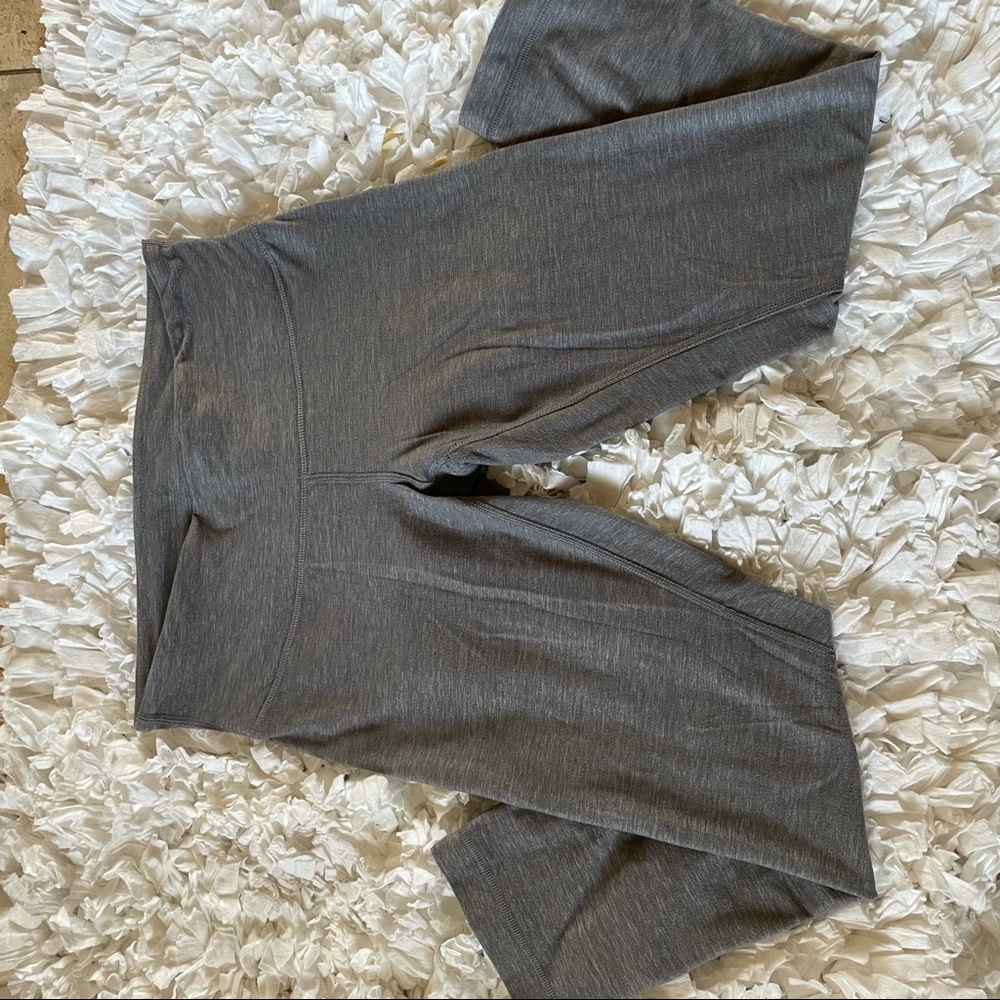 Lululemon crop leggings :: Sz 6